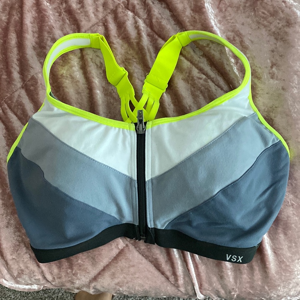 Victoria’s Secret Sports Bra NWOT
